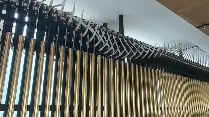 Кинетическая фигура для офиса Казахмыс