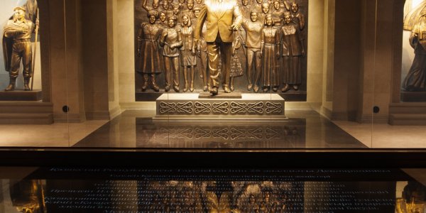 Қазақстан Республикасының Тұңғыш Президенті-Елбасының Кітапханасы (Назарбаев Орталығы)